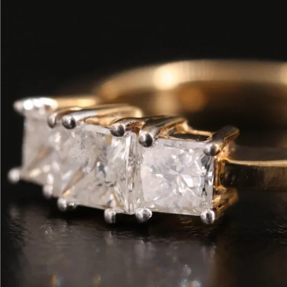 Vintage 14K solid gold 1.00 CTW natural Diamond Three Stone princess cut sz 6.50